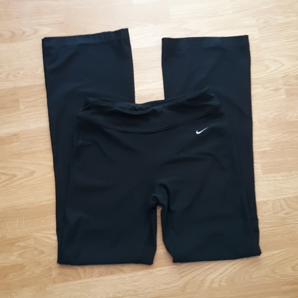 Nike Fit Dry Bootcut Legging